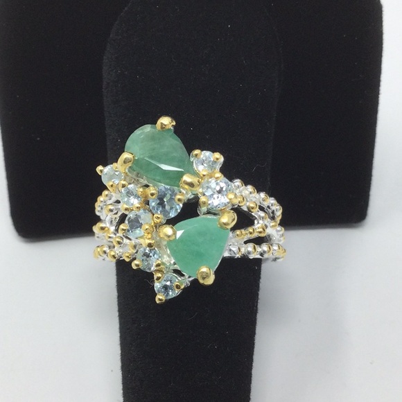 Amazing Genuine Emerald Ring with Topaz - Picture 5 of 7